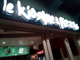 Le Kiosque à Pizzas inside