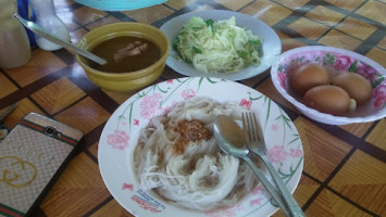 Kao Poon Renu food