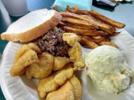 Hooten Holler'n Bbq food