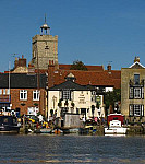 Rose And Crown outside