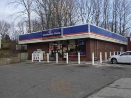 Cumberland Farms outside