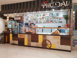 Pho Dâu outside