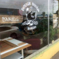 Dough Dough Bakery outside