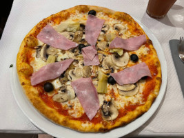 Pizza Oskian food