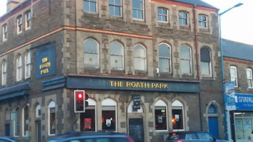 Roath Park Pub outside