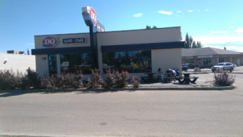 Dairy Queen Grill Chill outside