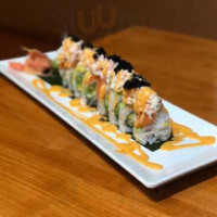 Sushi Avenue food