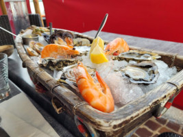 Le Quai Des Pirates Et Fruits De Mer Martigues food