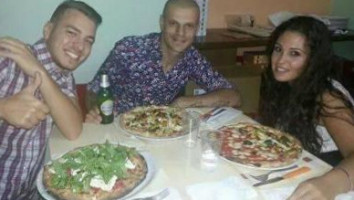 Pizzeria Fatte Na Pizza food