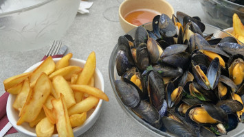 Au Petit Bouchot Port De Trehiguier Penestin food