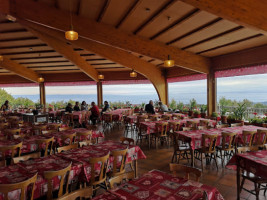 La Vue Des Alpes food