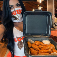 Hooters Of Spring Valley food