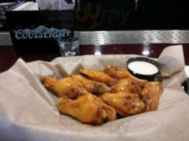 Ruff's Wings Sports Bar food