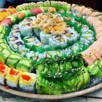 Sushi Addicts food