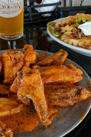 Pluckers Wing food