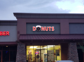 Good Donuts food