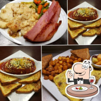 Fencebuster's Cafe food