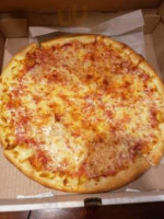 Zeeno's Pizza food