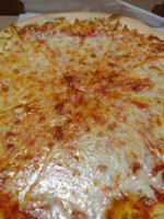 Zeeno's Pizza food