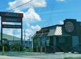 Huddle House outside