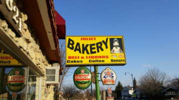 Joliet Bakery Deli Liquors inside