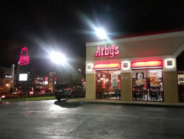 Arby's outside