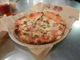 Mod Pizza food