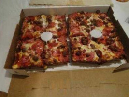 Jet's Pizza food