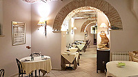 Osteria Degli Archi inside