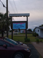 Cool Wave Ice Cream outside