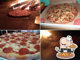 Whicho's Pizza food