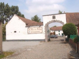 La Ferme Du Faubourg outside