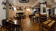 Cantina Trattoria Pinello Da Quaglia inside