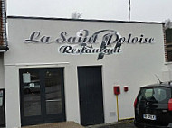 Le St Poloise outside