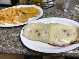 Los Parados Cafeteria food