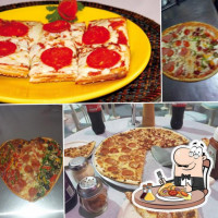 Chicago's Pizzas food