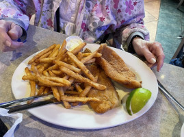 Golden Seafood food