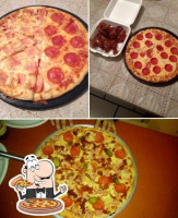 Leymi Pizzas food