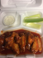 Hot Wings Express food