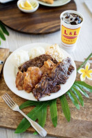 L&L Hawaiian BBQ inside