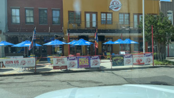 10th Inning Grill At Snowden Grove outside