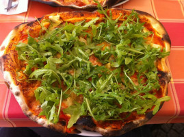 Hansls Holzofenpizzeria food