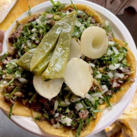 Taquería El Paisa food