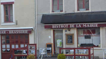 Le Bistrot de la Mairie inside