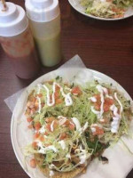 Yoli's Tacos food