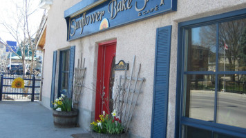 The Sunflower Bake Shop outside