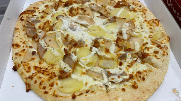 Le Cercle Pizza food