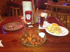 Hooters food