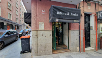 Sidreria A'lareira outside