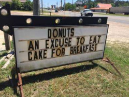 Donut Land Express outside